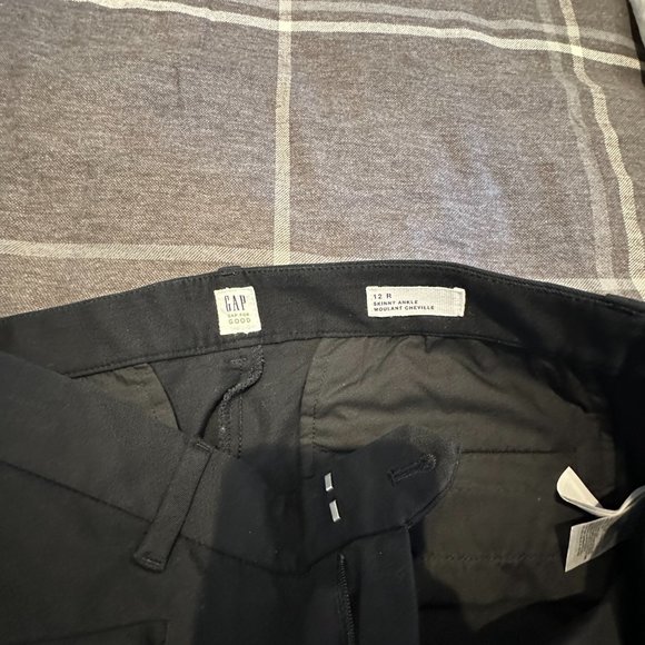 GAP Black Skinny Ankle Pant - Picture 3 of 3